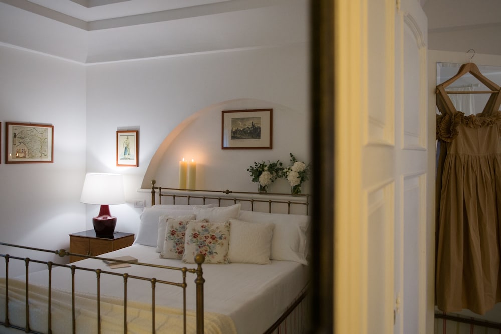Classic Double or Twin Room photo 2