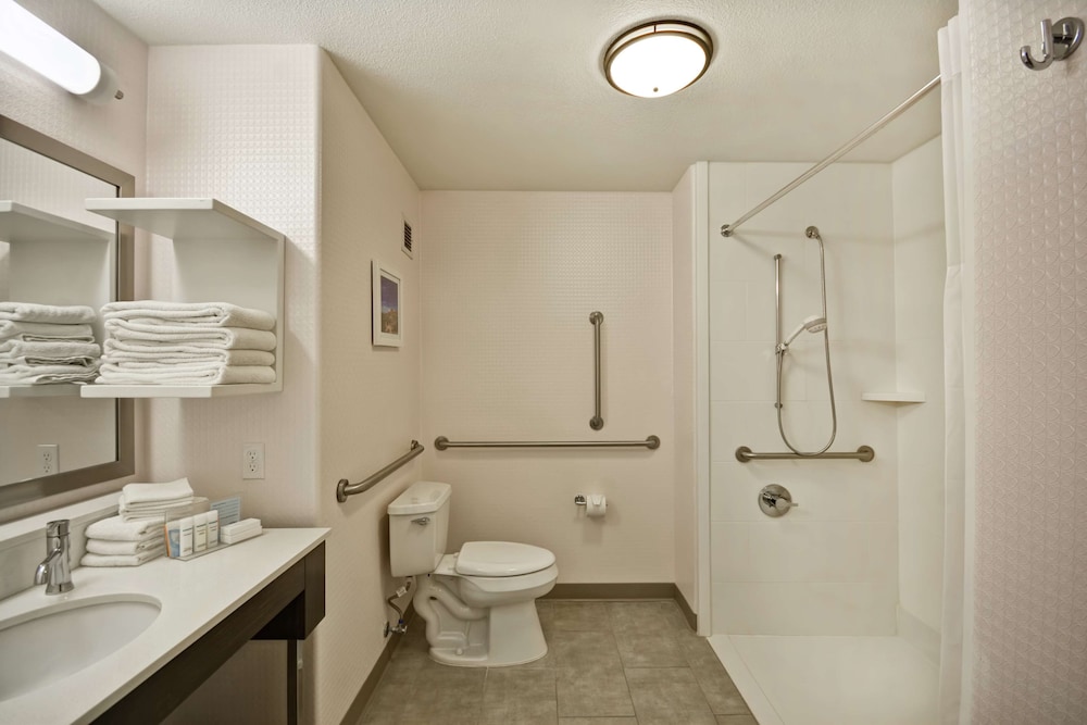 Room, Accessible, Non Smoking - Photo 5