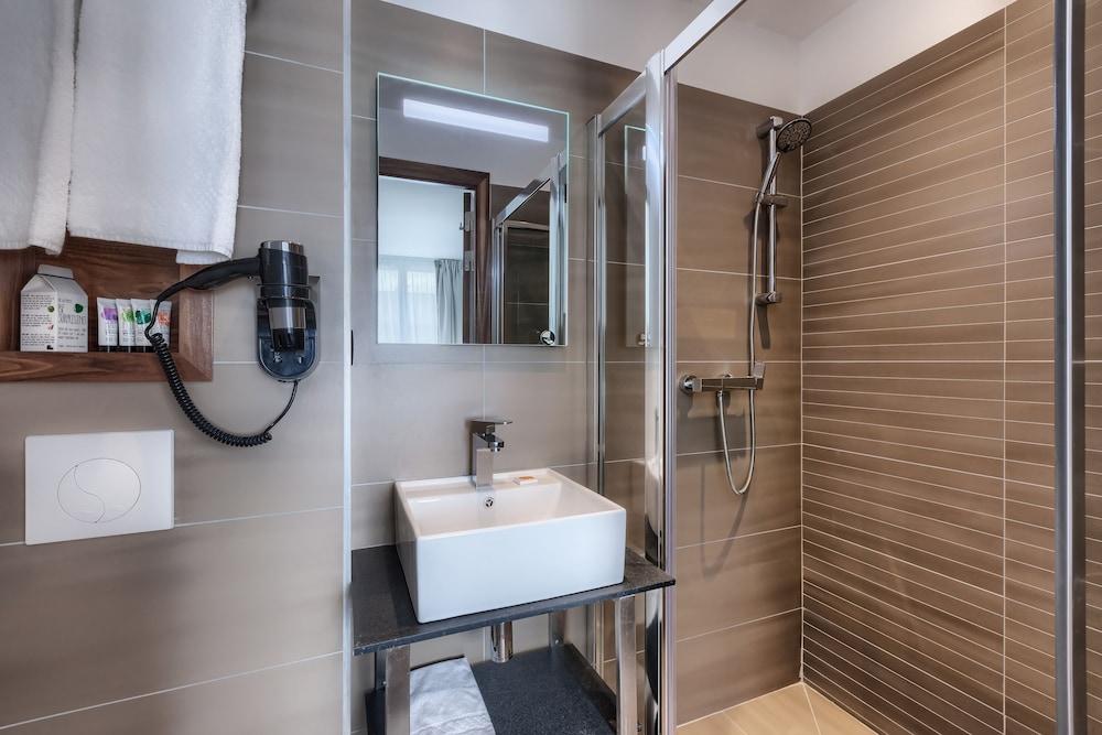Double or Twin Room photo 3