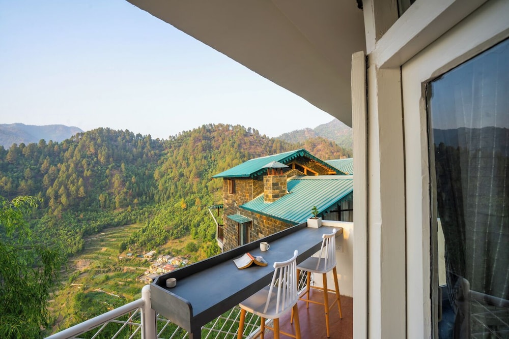 Deluxe Studio, Balcony, Mountain View photo 3