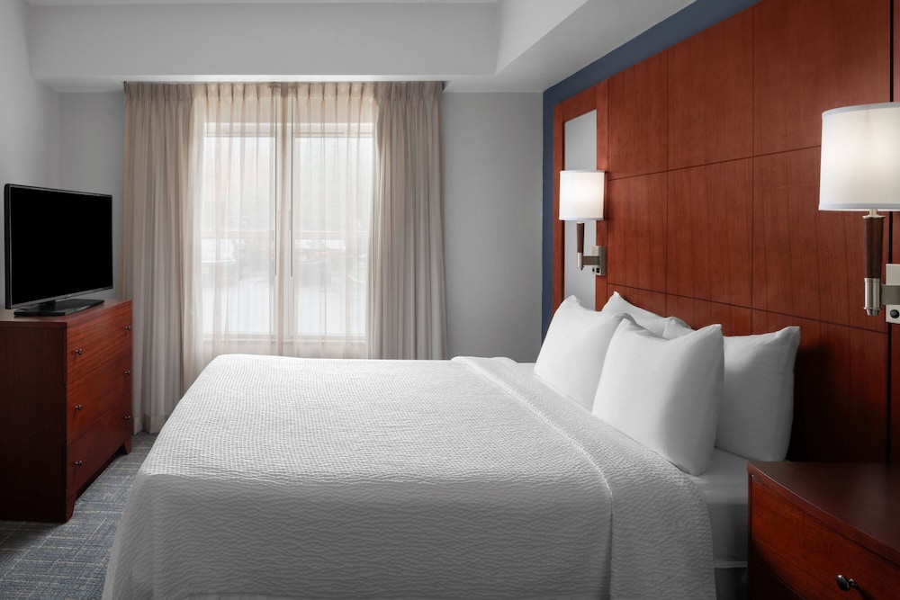Suite, 1 Bedroom - Photo 1