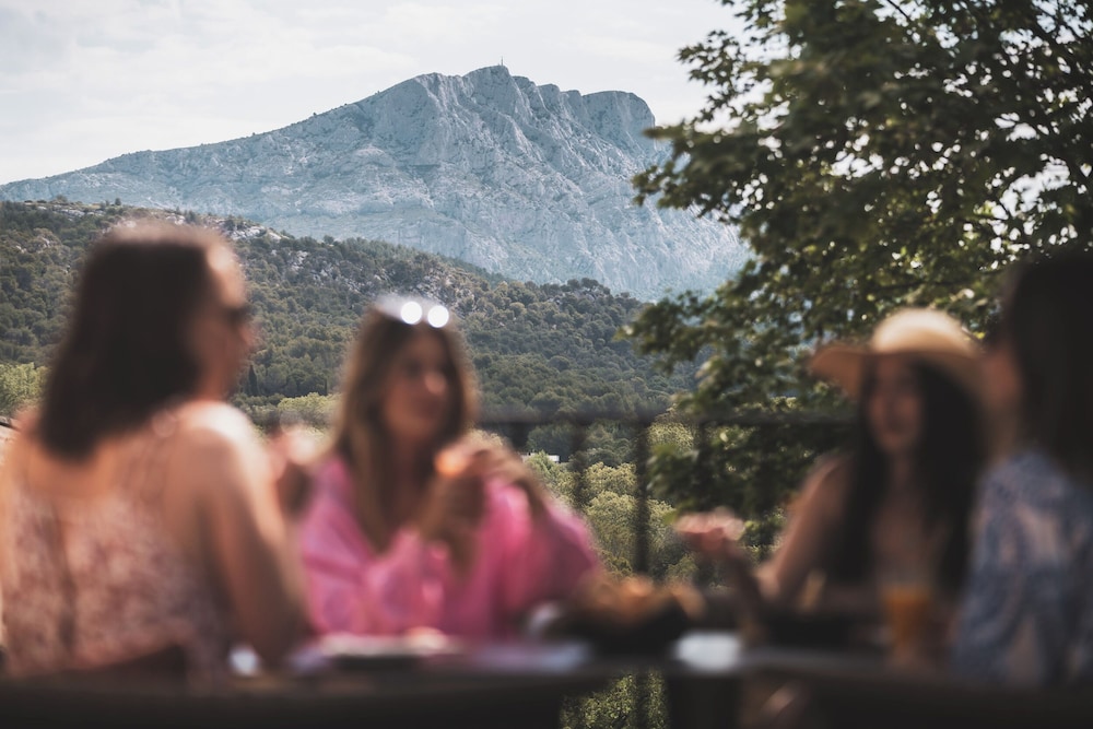 Suite Signature Sainte-Victoire, accès gratuit au spa photo