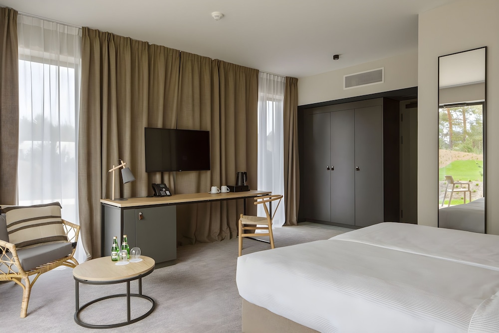 One-Bedroom Apartment - Photo 4