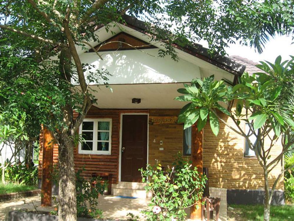 Premium House photo 2