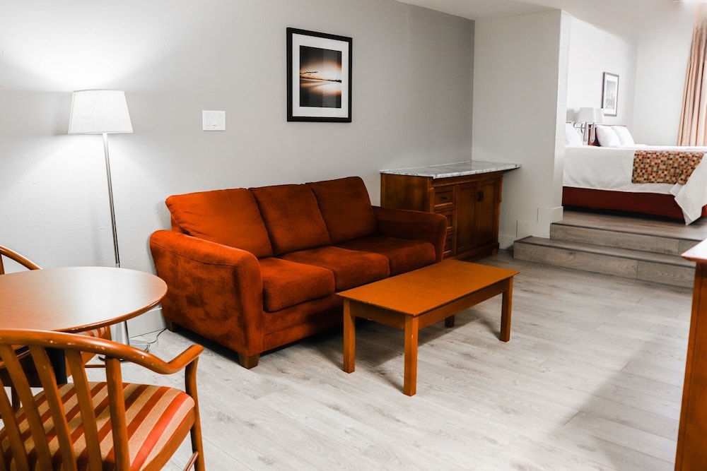 Suite, 2 Queen Beds, Non Smoking (Efficiency) - Photo 2
