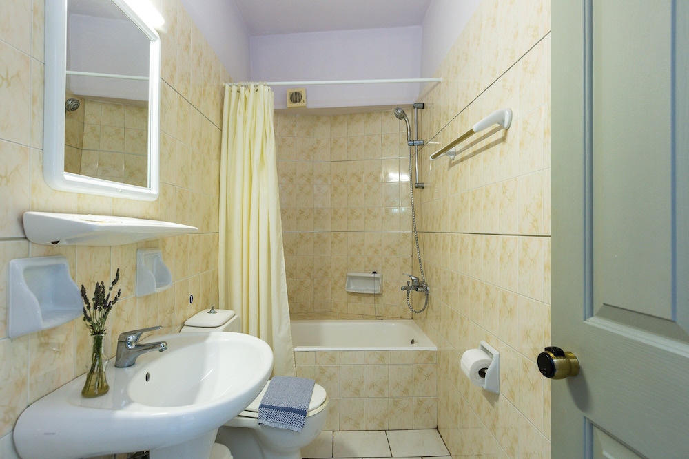 Deluxe Triple Room photo 3