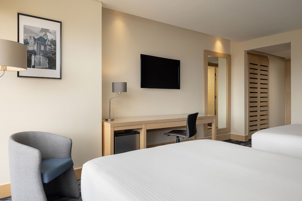 Room, 2 Double Beds - Photo 5