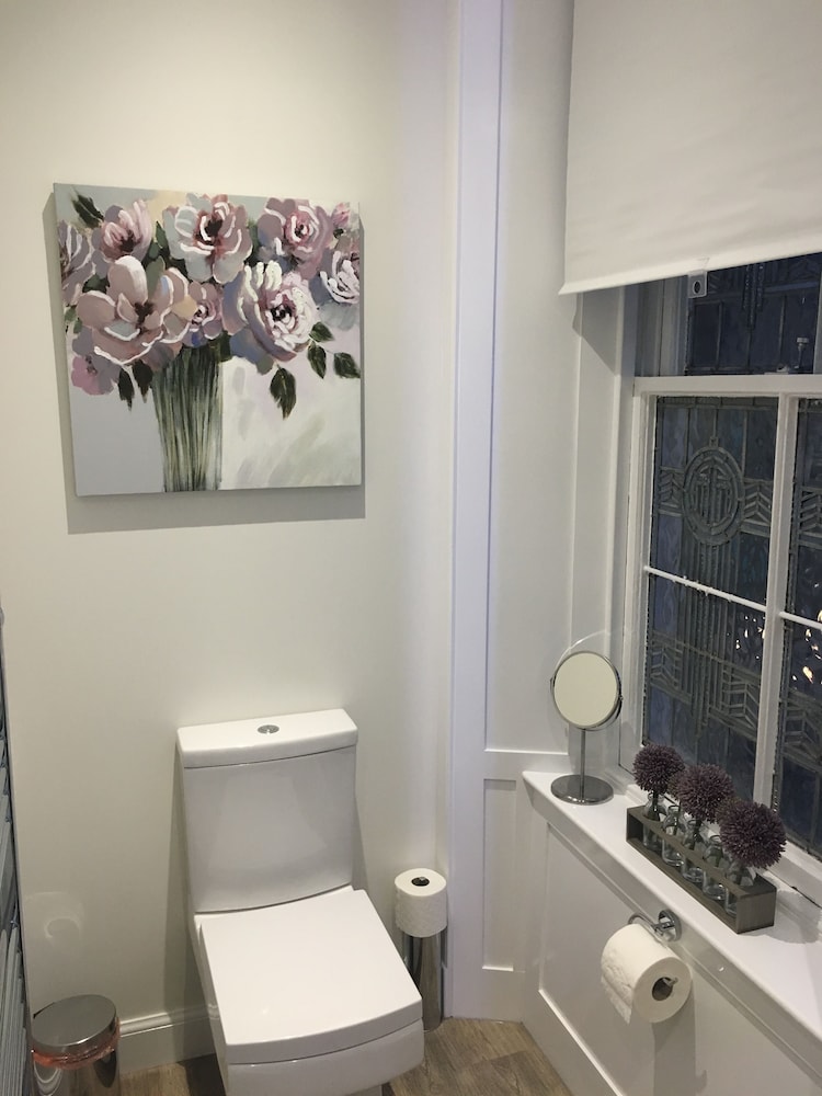 Deluxe King Room - Photo 12