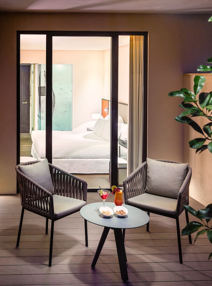 Grand Deluxe Terrace