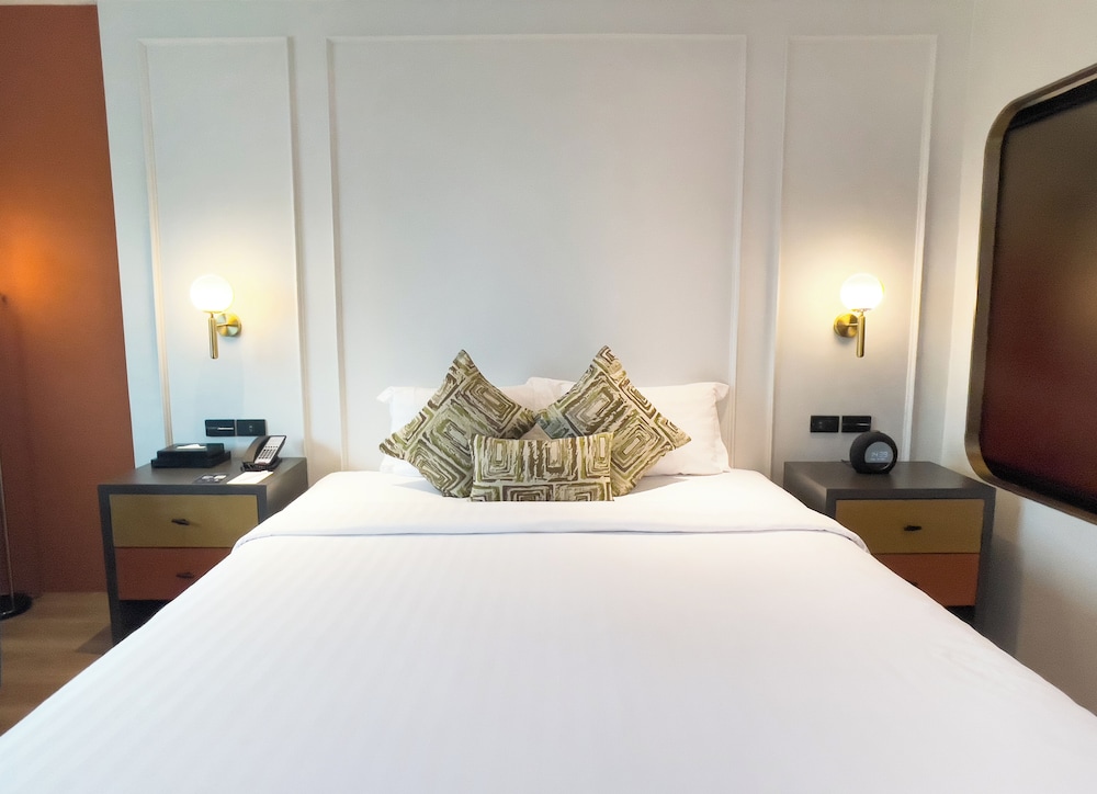 Deluxe Double Room, City View photo 2
