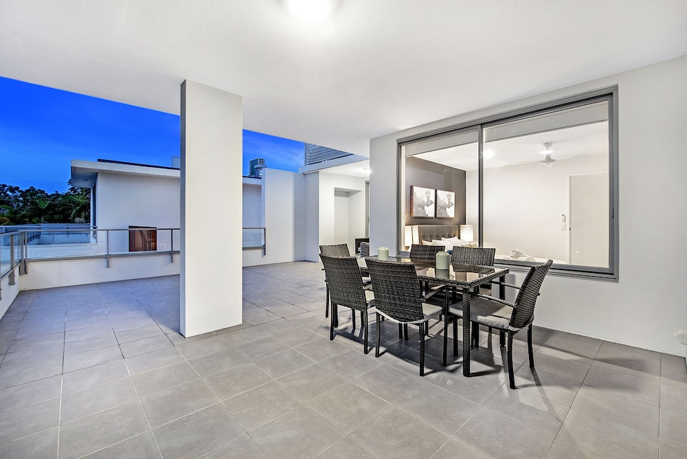 Family Penthouse, Pool Access, Mountain View photo 3