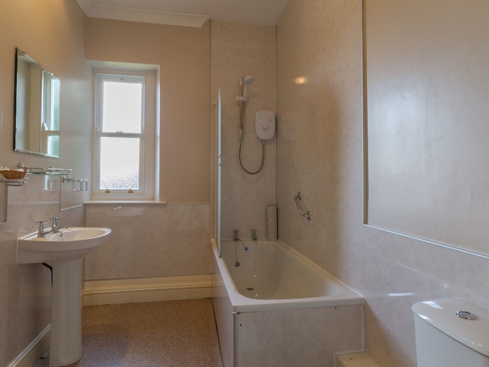 Standard Double Room, Ensuite - Photo 4