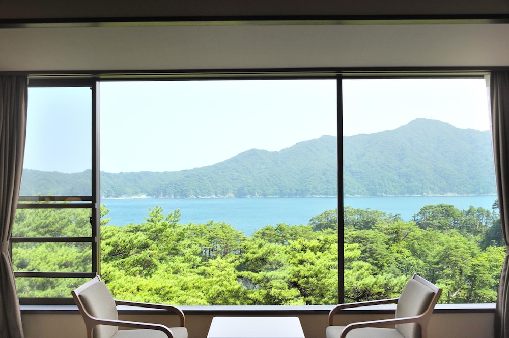 Western Style Twin Bedroom, Ocean View [Online Exclusive] photo 3