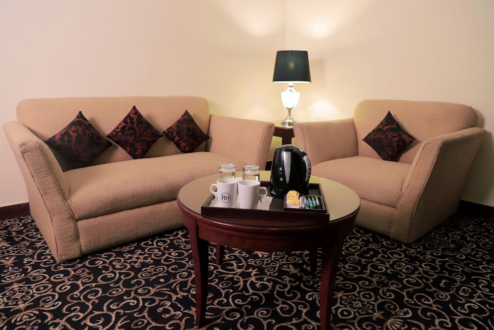 Deluxe King Room photo 2