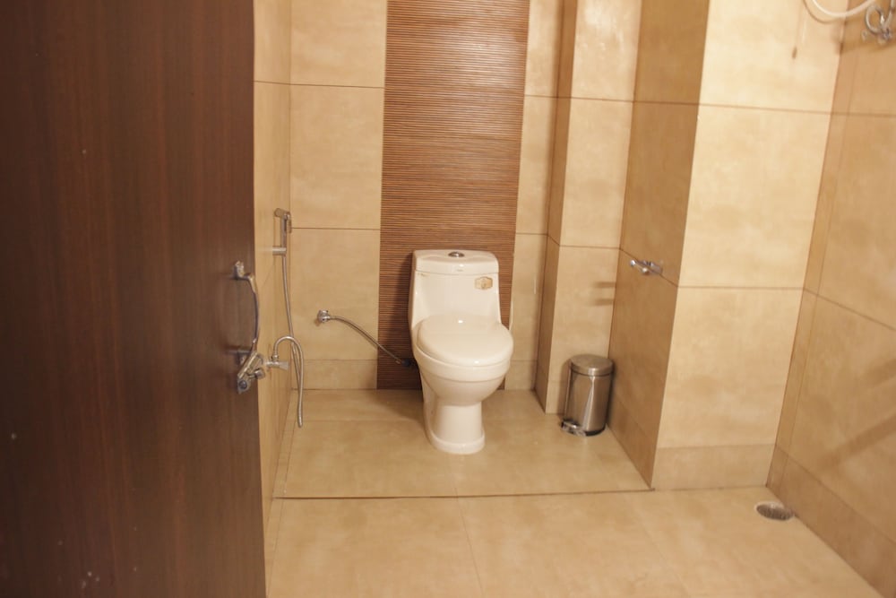 Suite Room - Photo 6