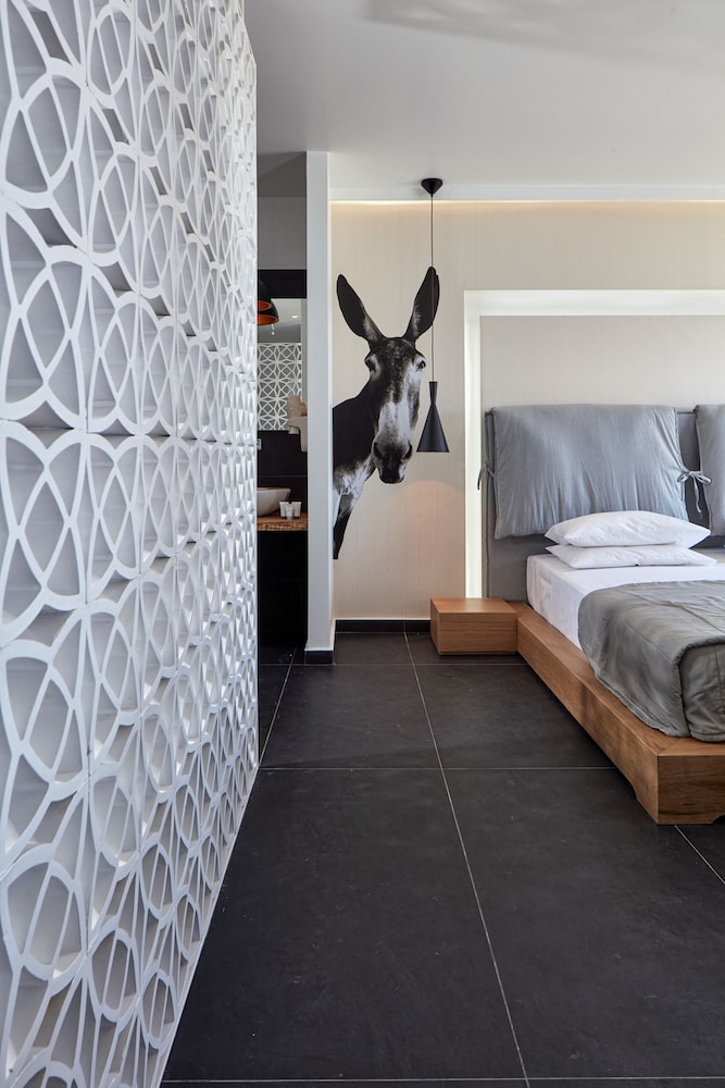 Deluxe Suite, Sea View - Photo 10