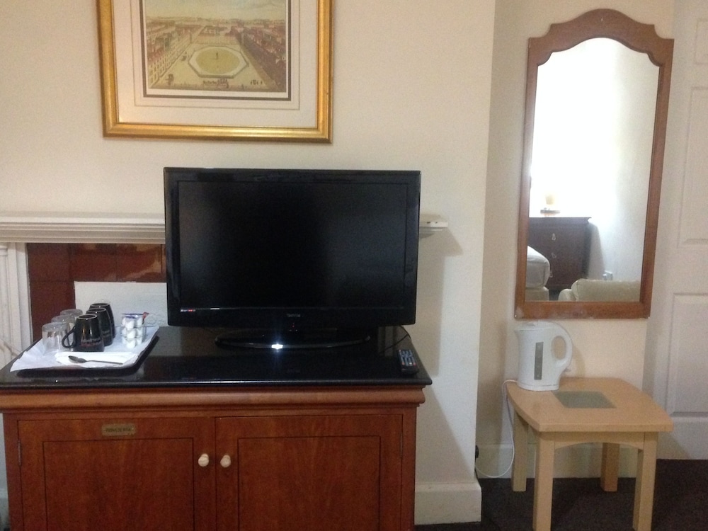 Family Room photo 2