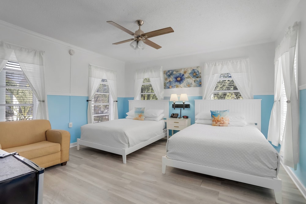 Two Queen Beds Second Floor (Not Pet Friendly) photo 3