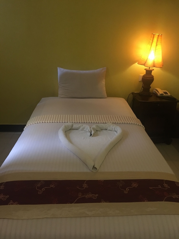 Standard Twin Room - Photo 5