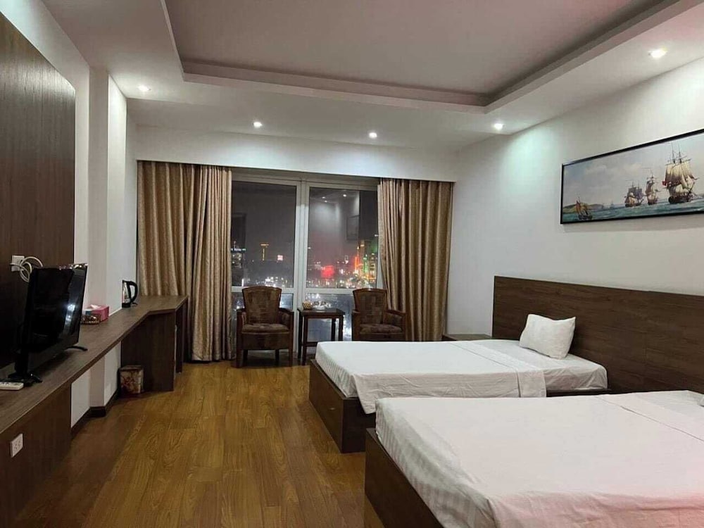 Superior Twin Room, City View