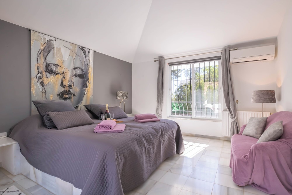 Family Villa, Multiple Bedrooms, 2 Bathrooms, Mountainside (Pool Villa Rancho Domingo family)