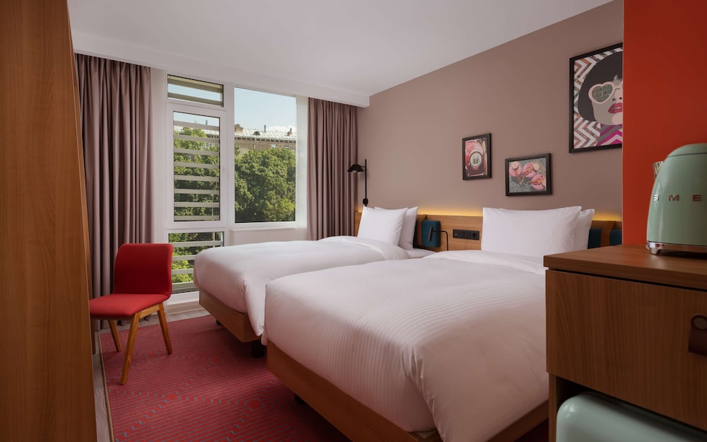 Family Room, 1 King Bed, Connecting Rooms