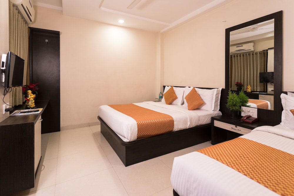 Deluxe Triple Room photo 2