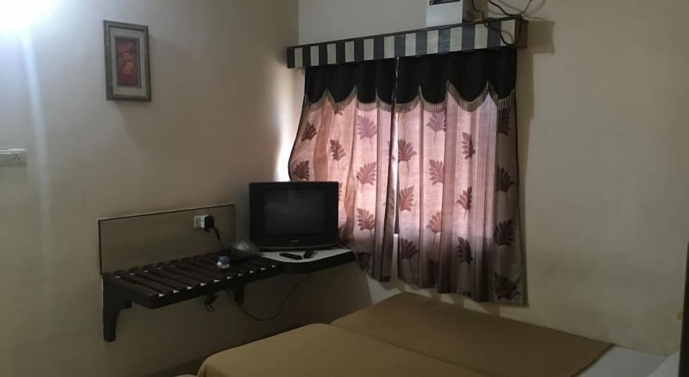Basic Room (Non Ac) photo 2