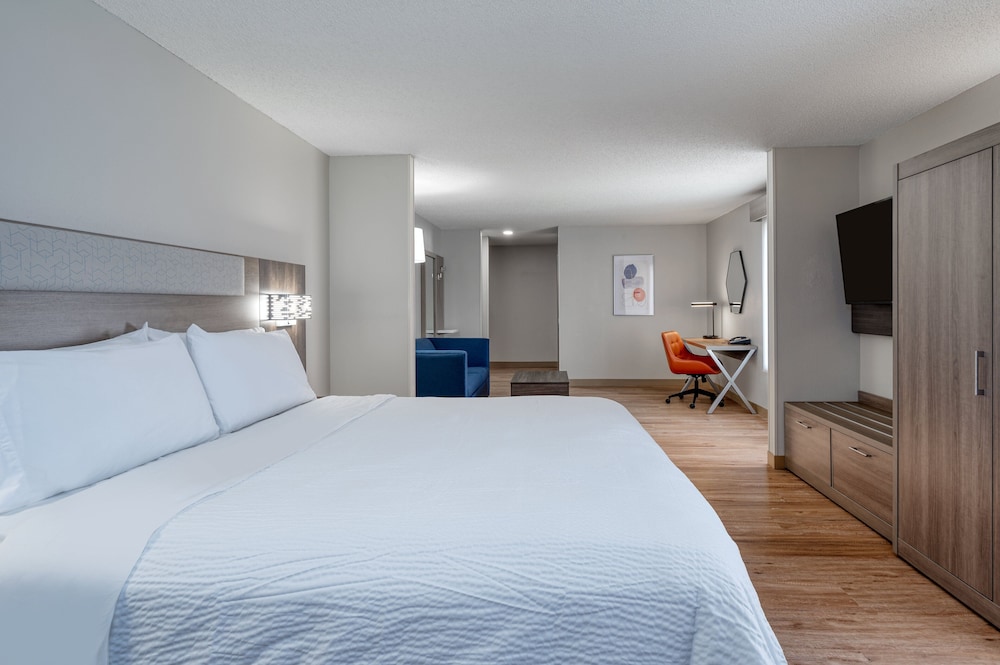 Suite, 1 King Bed (Extra Floor Space) - Photo 2