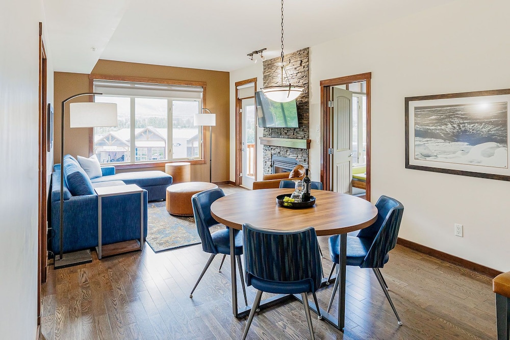 Two Bedroom Family Suite - Photo 2