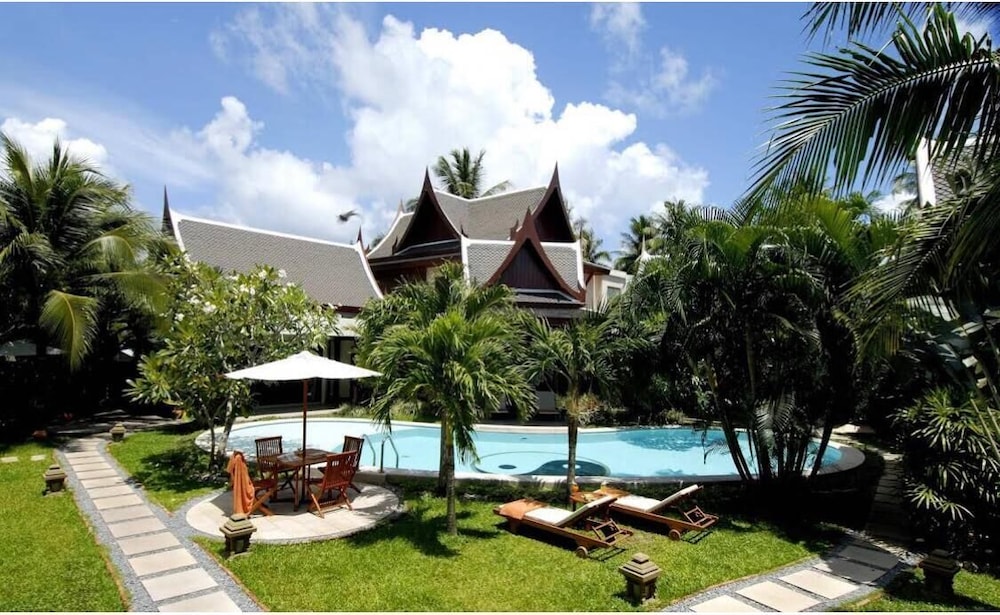 8-bedroom Villa photo 2
