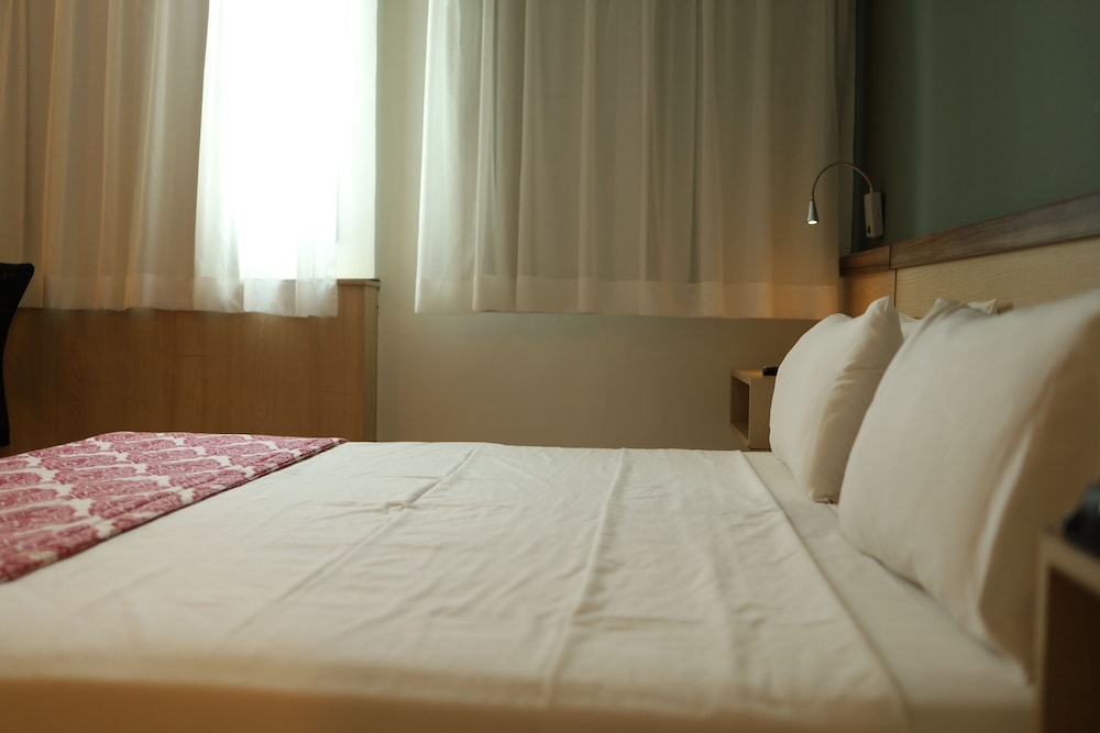 Deluxe Double Room, 1 Queen Bed - Photo 6