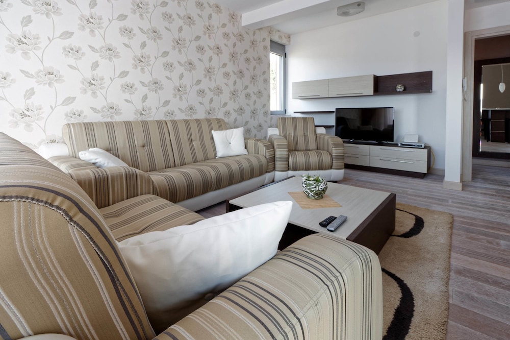 Duplex, 3 Bedrooms, 2 Bathrooms, Sea View photo 2