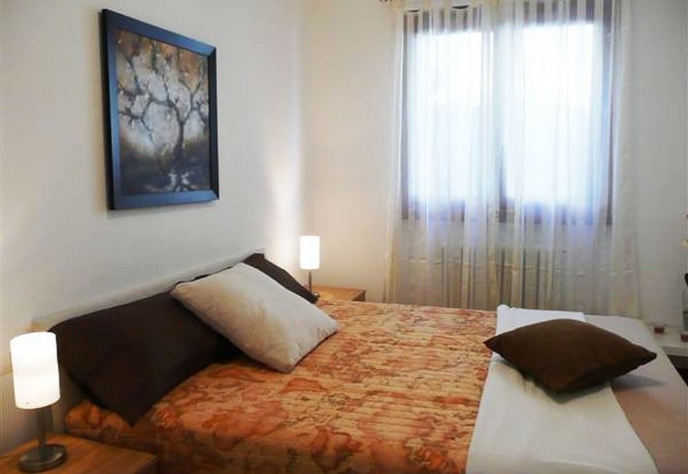 Family Apartment, Multiple Beds, 2 Bathrooms, Mountainside (Vista D'Oro Ulivo Apt. 8/10)