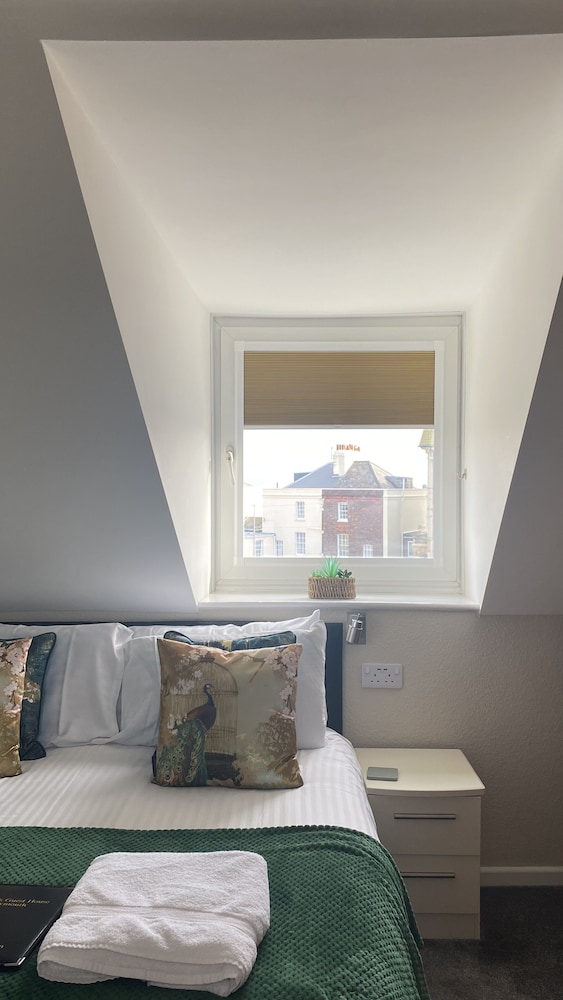 Family Room, Ensuite photo 3