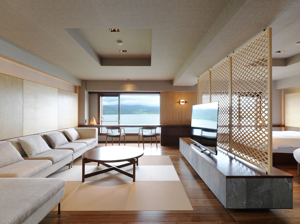 (WINGS) Lake View Deluxe Japanese Western Room, Non Smoking - Photo 6