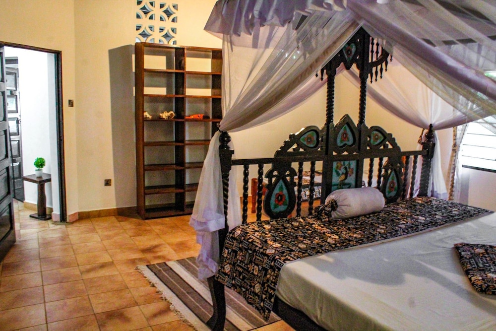 Villa, 5 Bedrooms, Smoking, Balcony photo 2
