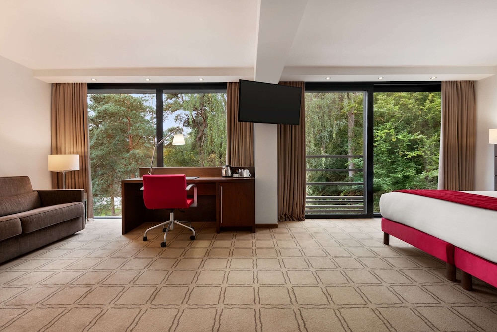 Executive Room - Photo 1