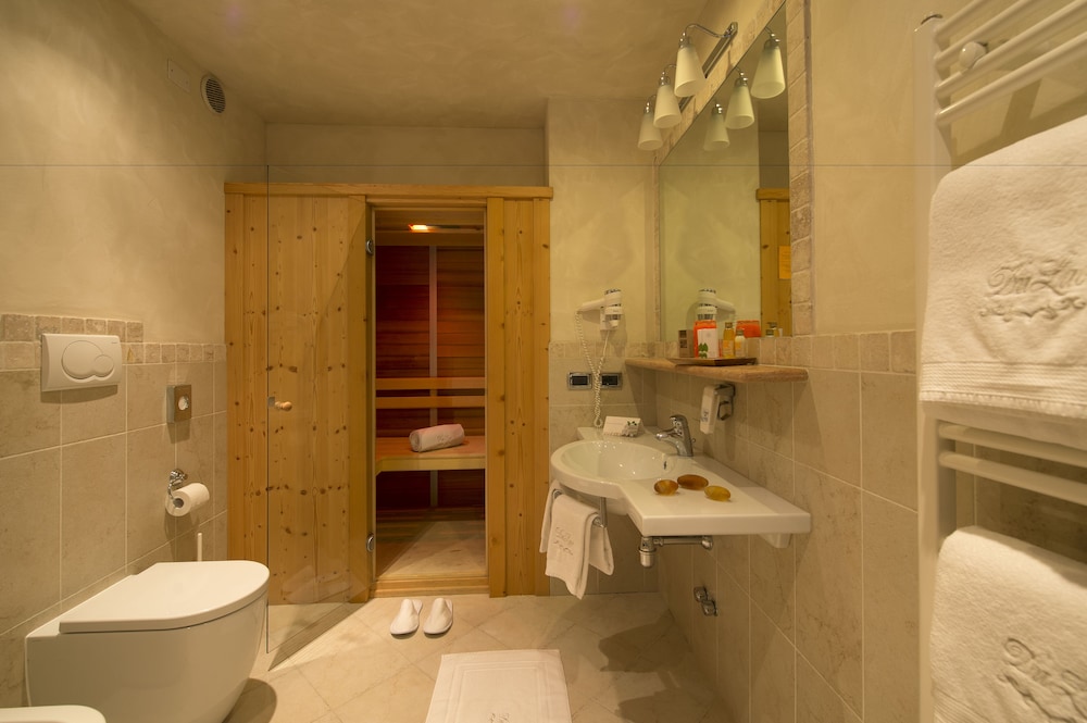 Junior Suite, Sauna, Lake View photo 3