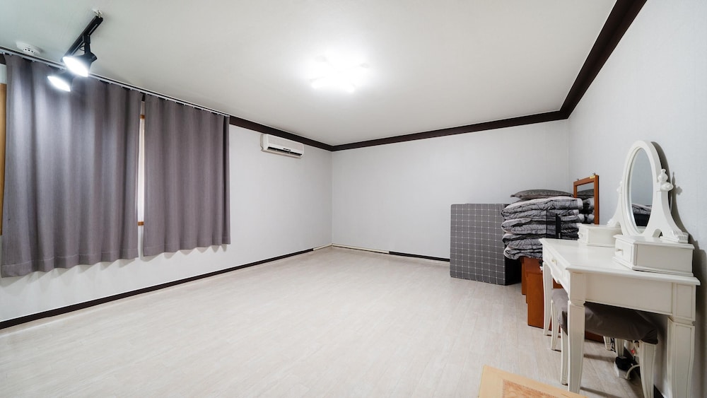 Basic Room, 1 Bedroom (Mugunghwa(PET)) photo 1