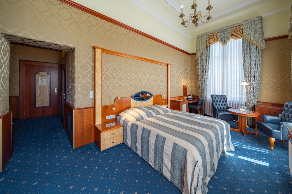 Double Room - Photo 6