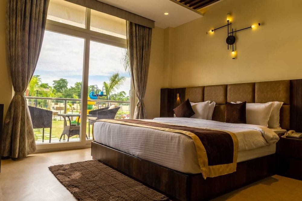 Deluxe Room - Photo 7