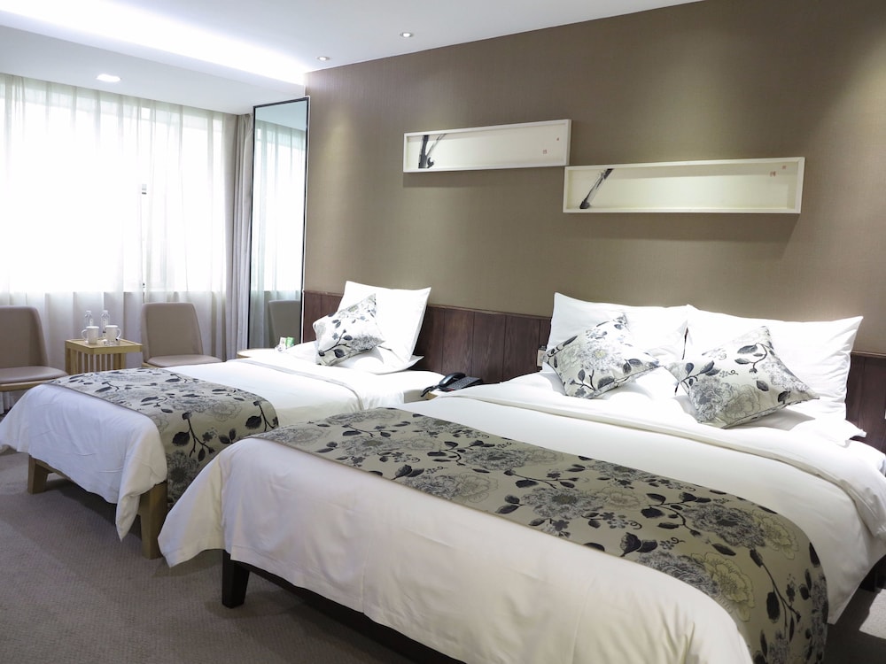 Deluxe Twin Room photo 2