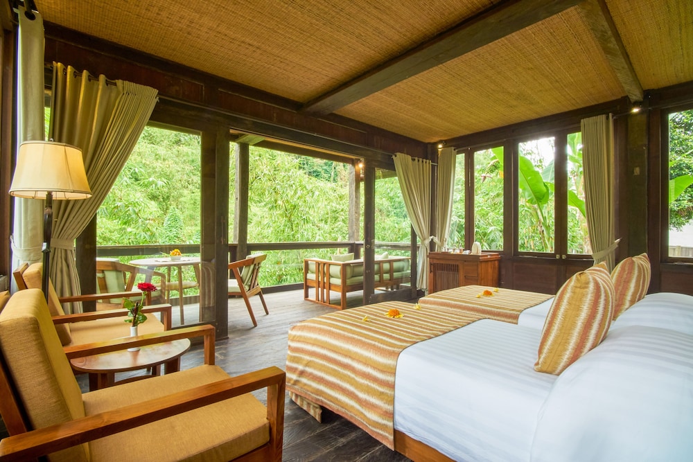 Superior Chalet - Photo 2
