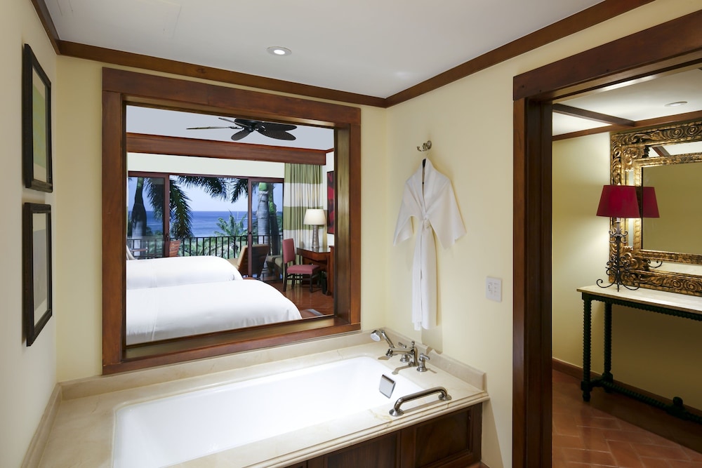 Deluxe Room, 2 Double Beds, Balcony - Photo 5
