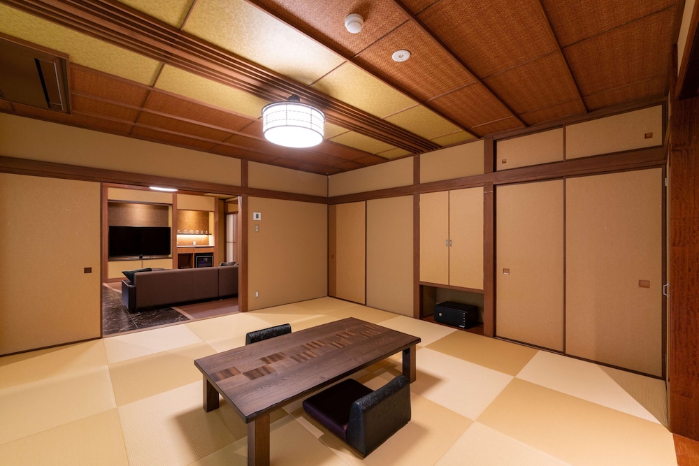 Deluxe Suite photo 2