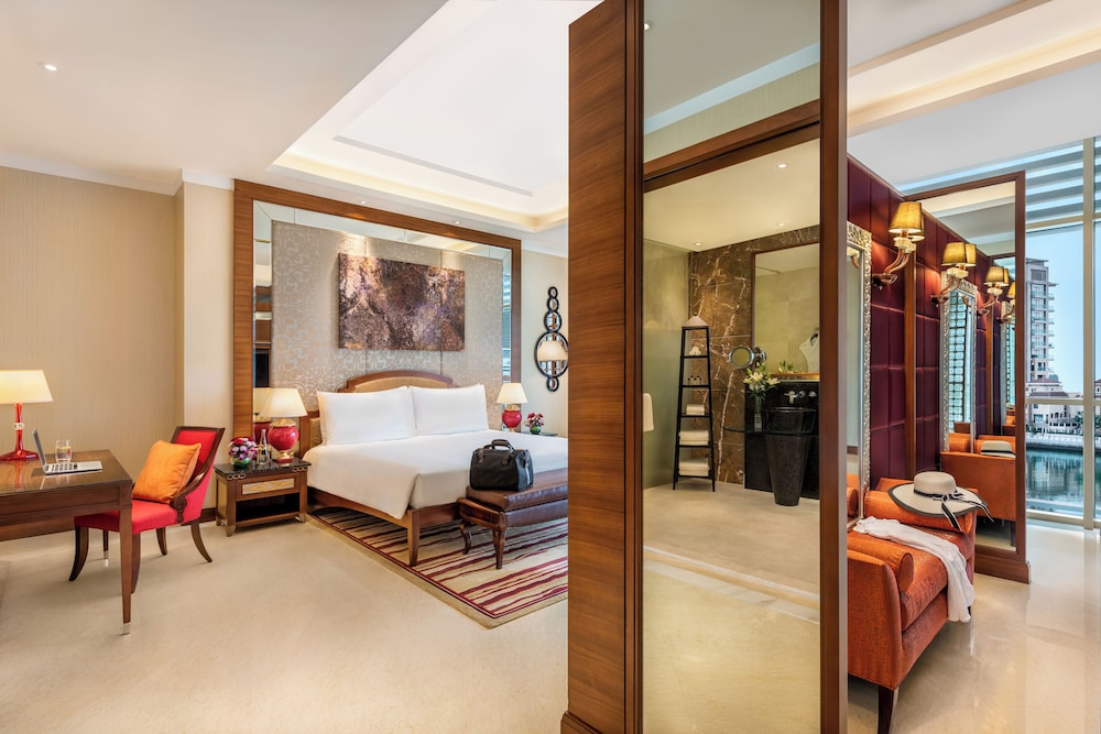 Al Raha Suite - Free daily shuttle bus to Yas attractions, Yas Mall and Grand Mosque