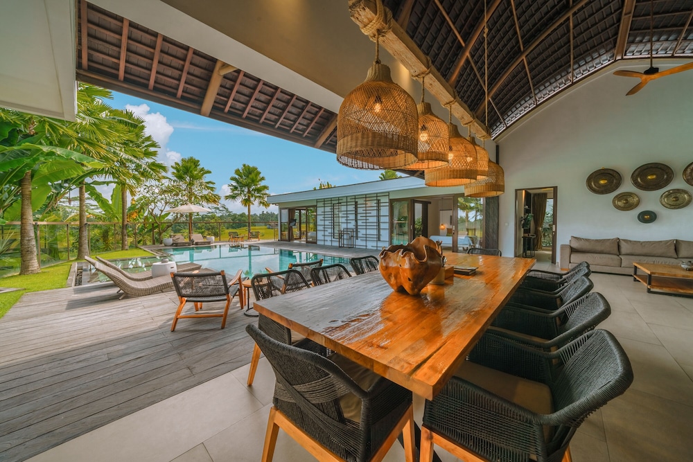 5 Bedroom Royal Pool Villa Paddy View