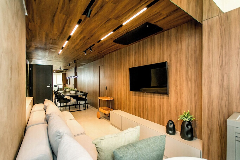 Apartment photo 2