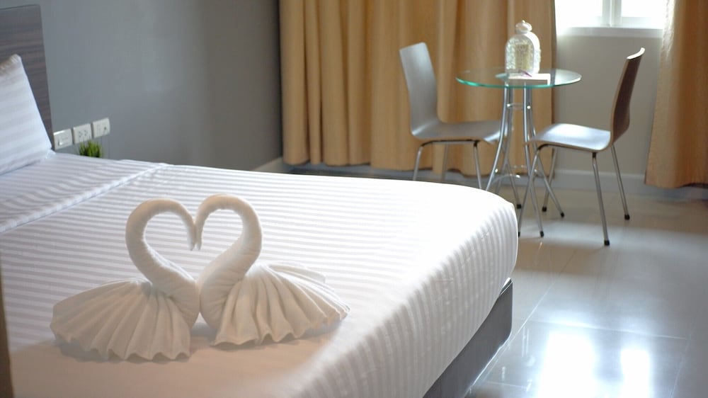 Deluxe Room, Non Smoking, City View photo 2